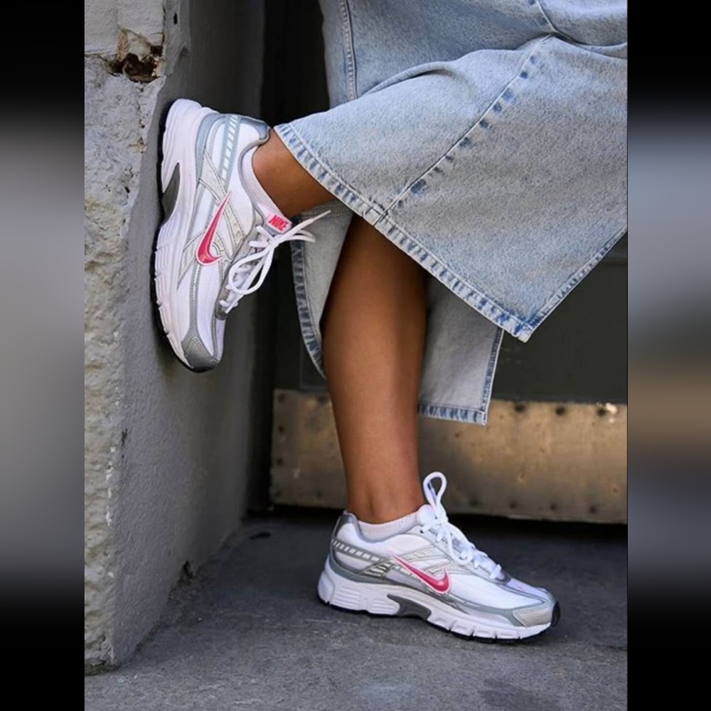 NIKE initiator women's shoes